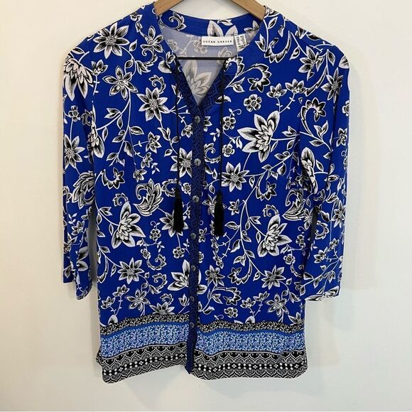 New Susan Graver Printed Liquid Knit Button Front Shirt | Size XXS - Picture 2 of 8